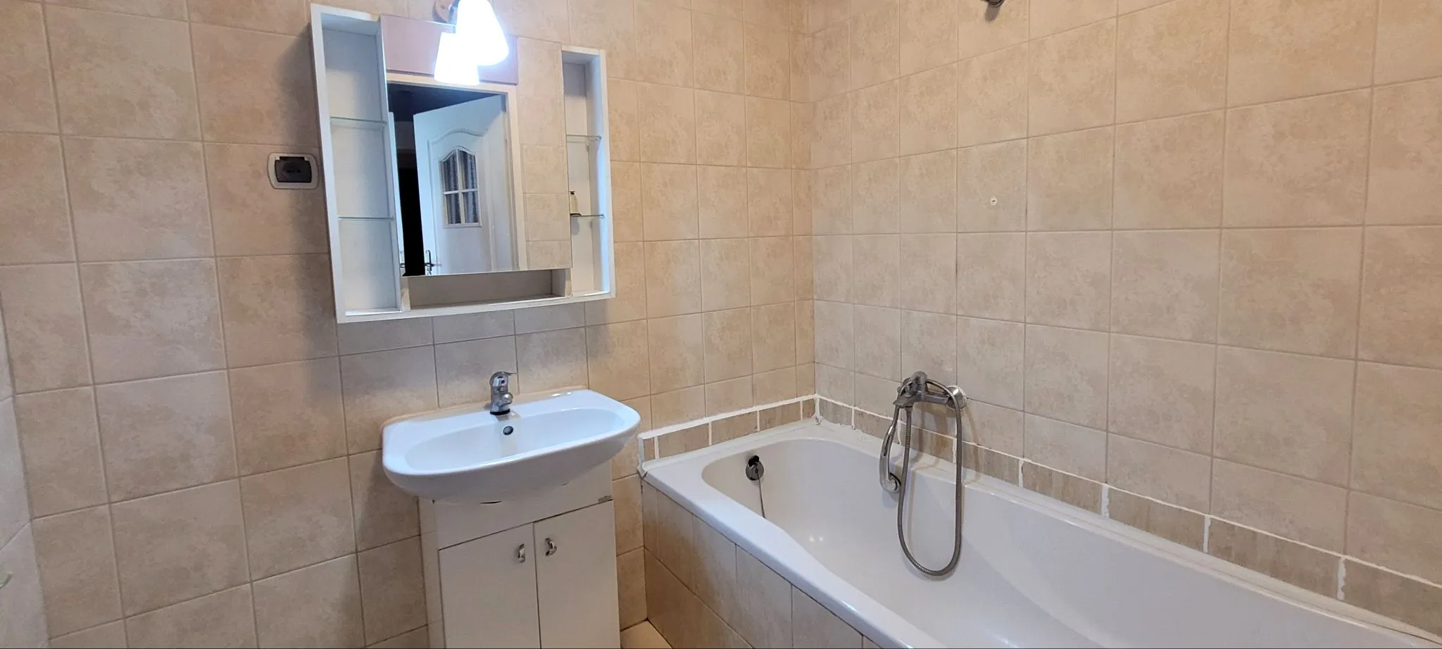 Apartament, ul. Pirenejska