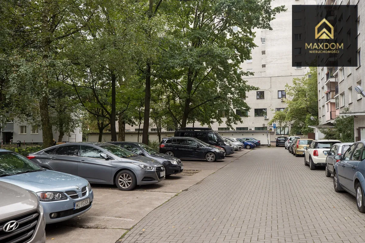 Parking za szlabanem osobna kuchnia balkon metro 