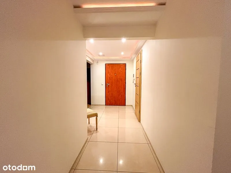 Spacious 4-bedroom apartment in the city center