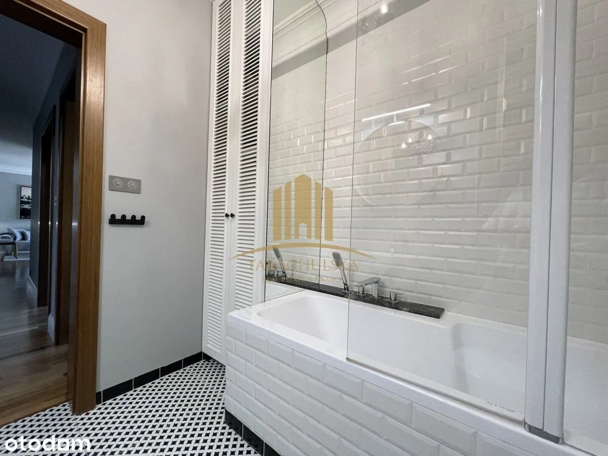 Luxury Art Deco Apartment | Air Cond