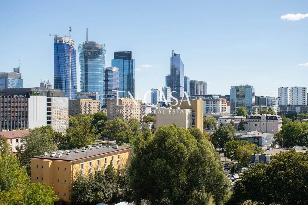 Mieszkanie na bliskiej Woli z widokiem na skyline 