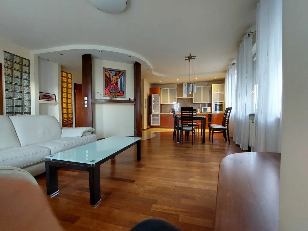 Apartament z widokiem, 61m2, centrum Warszawy 