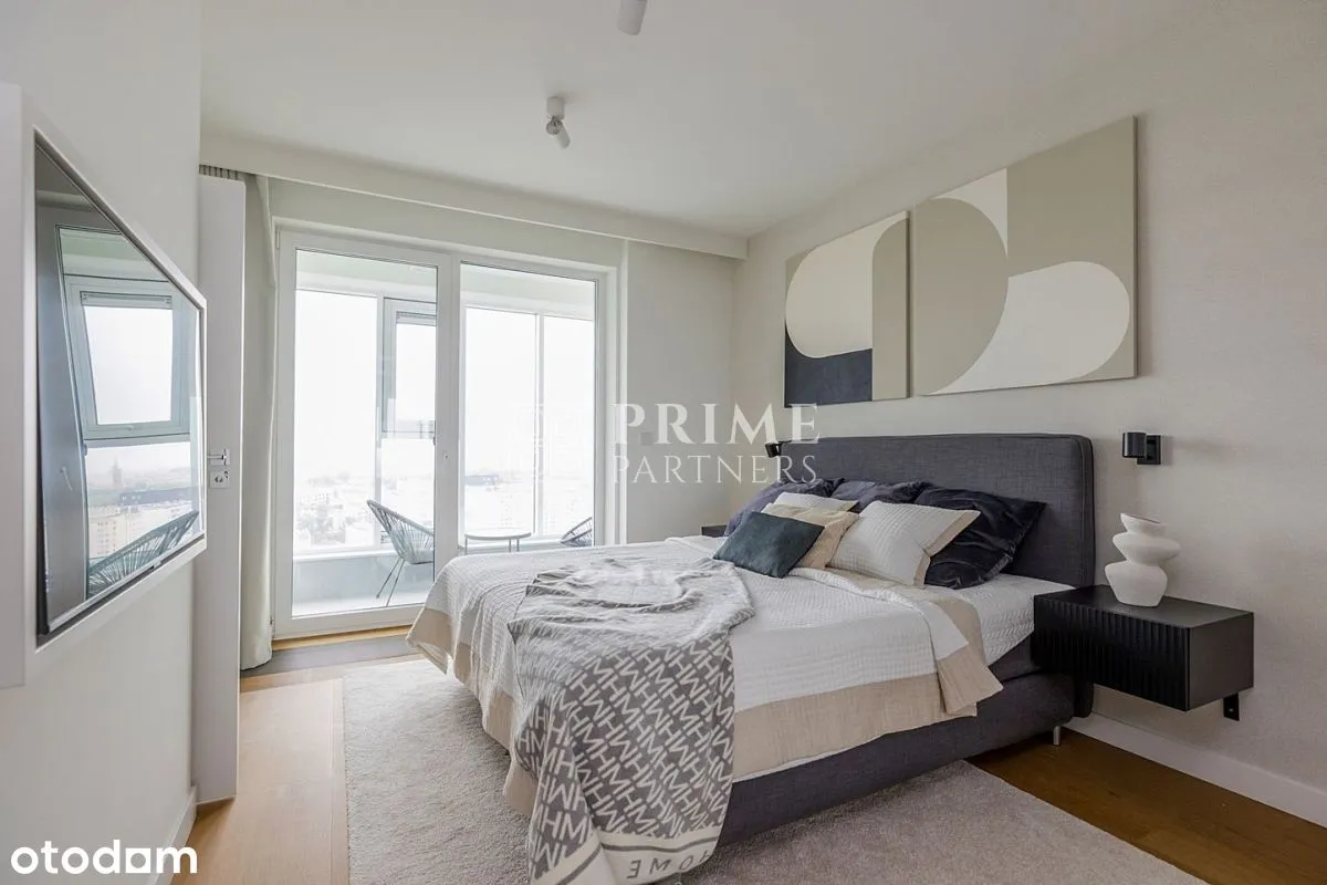 APARTAMENT Z PANORAMĄ NA WARSZAWĘ 