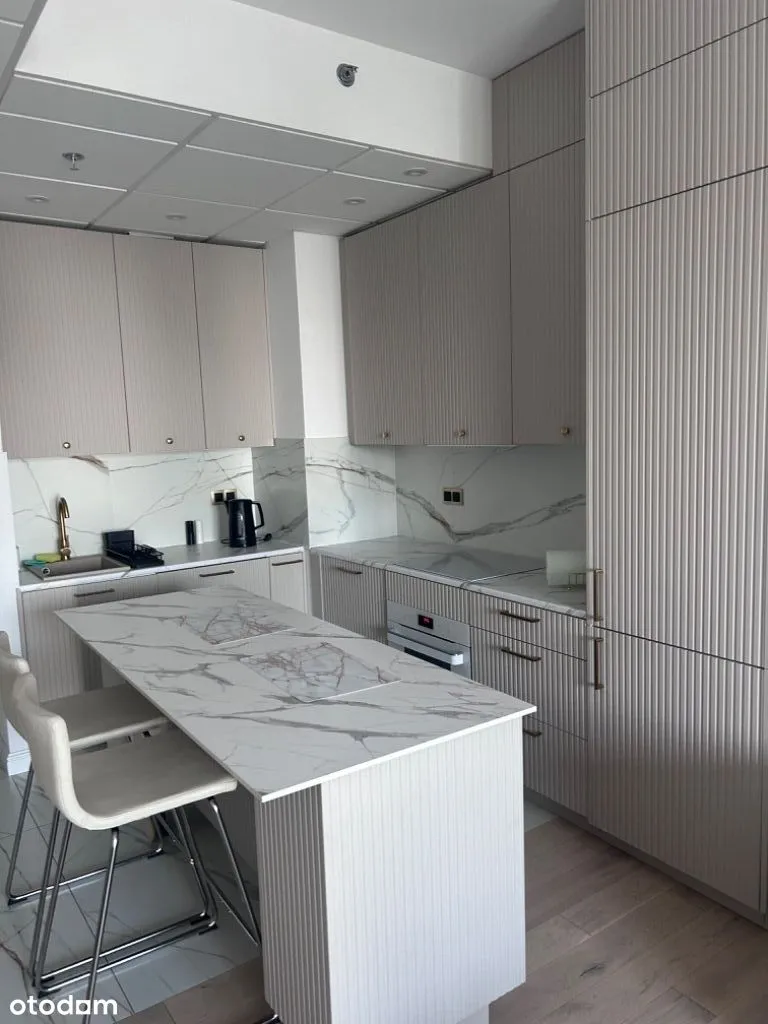 Apartament lux 38 m2 Wola Tower z garażem FV 23%