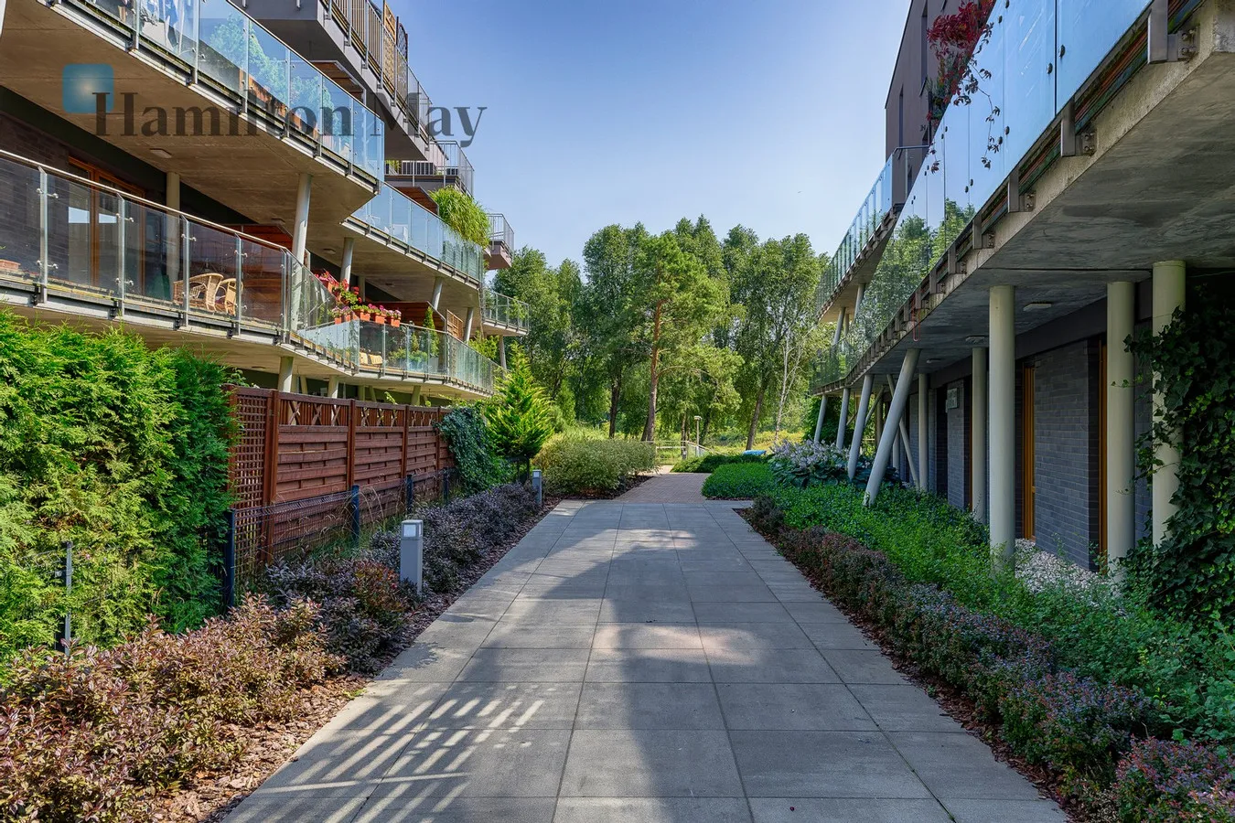 Luksusowy, apartament nad wodą dla pary.   