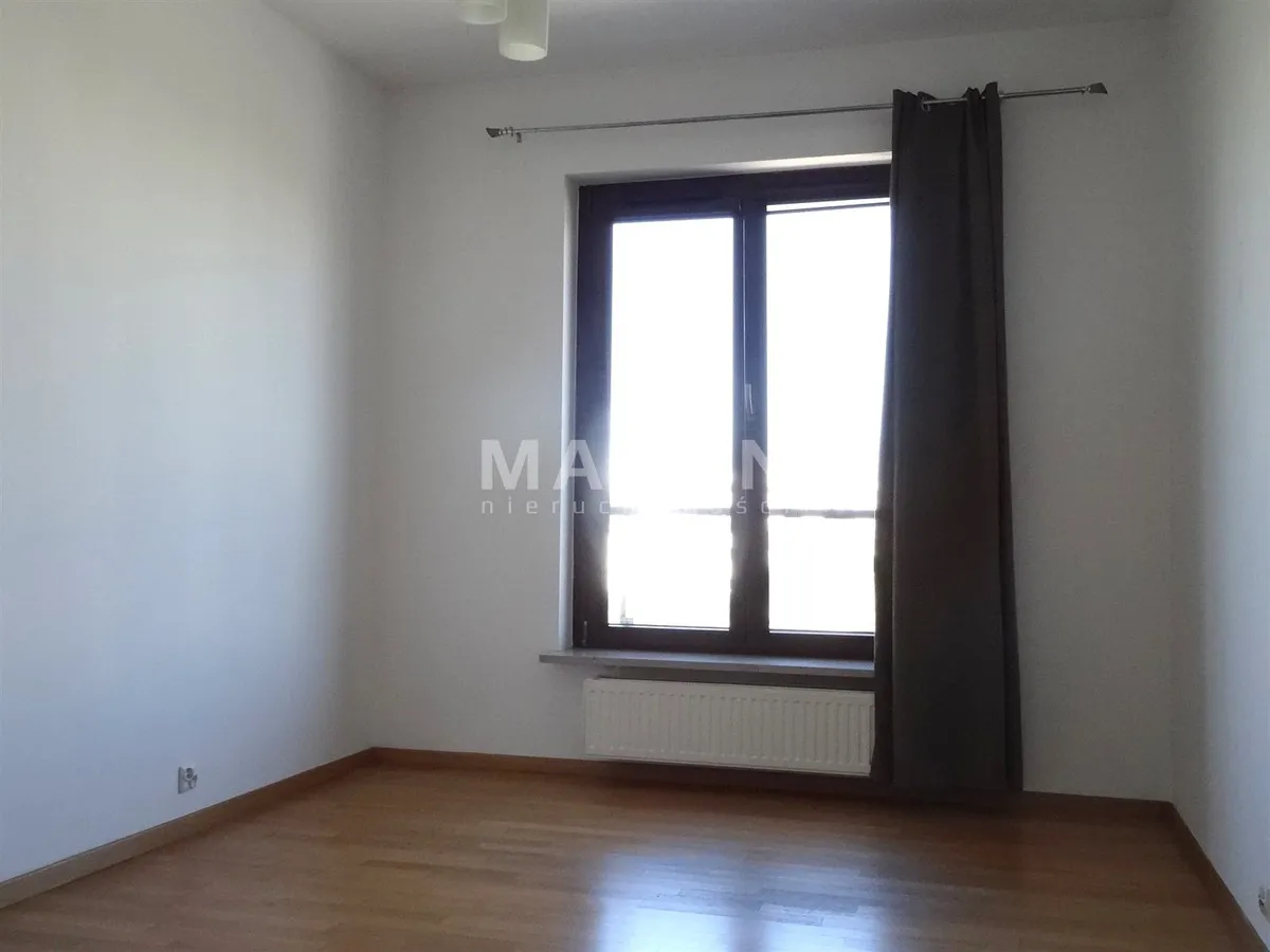 Komfortowy apartament z dużym balkonem 