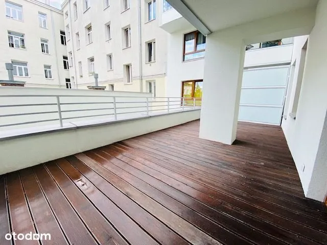 Apartament z dużym tarasem i garażem przy metrze