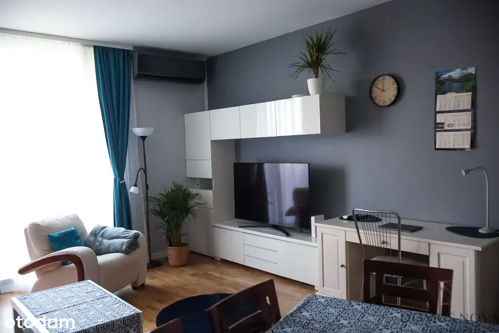 Ekskluzywny apartament z tarasem przy Metrze