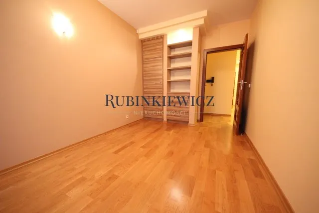 STARY WILANÓW APARTAMENT 200 M2 UL. RUMIANA 