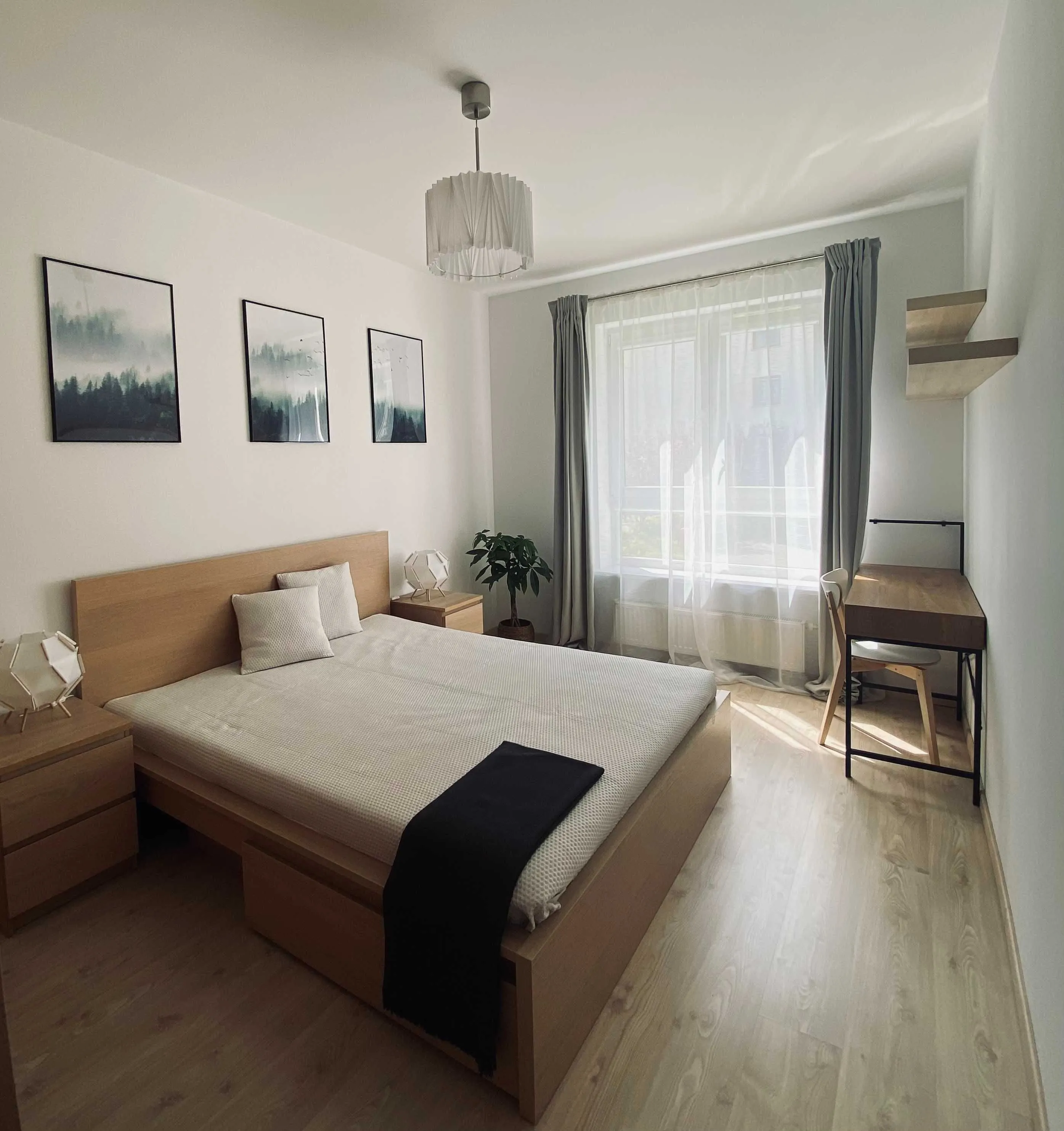 Saska Kępa - 2 pokoje, garaż, balkon, apartamentowiec 