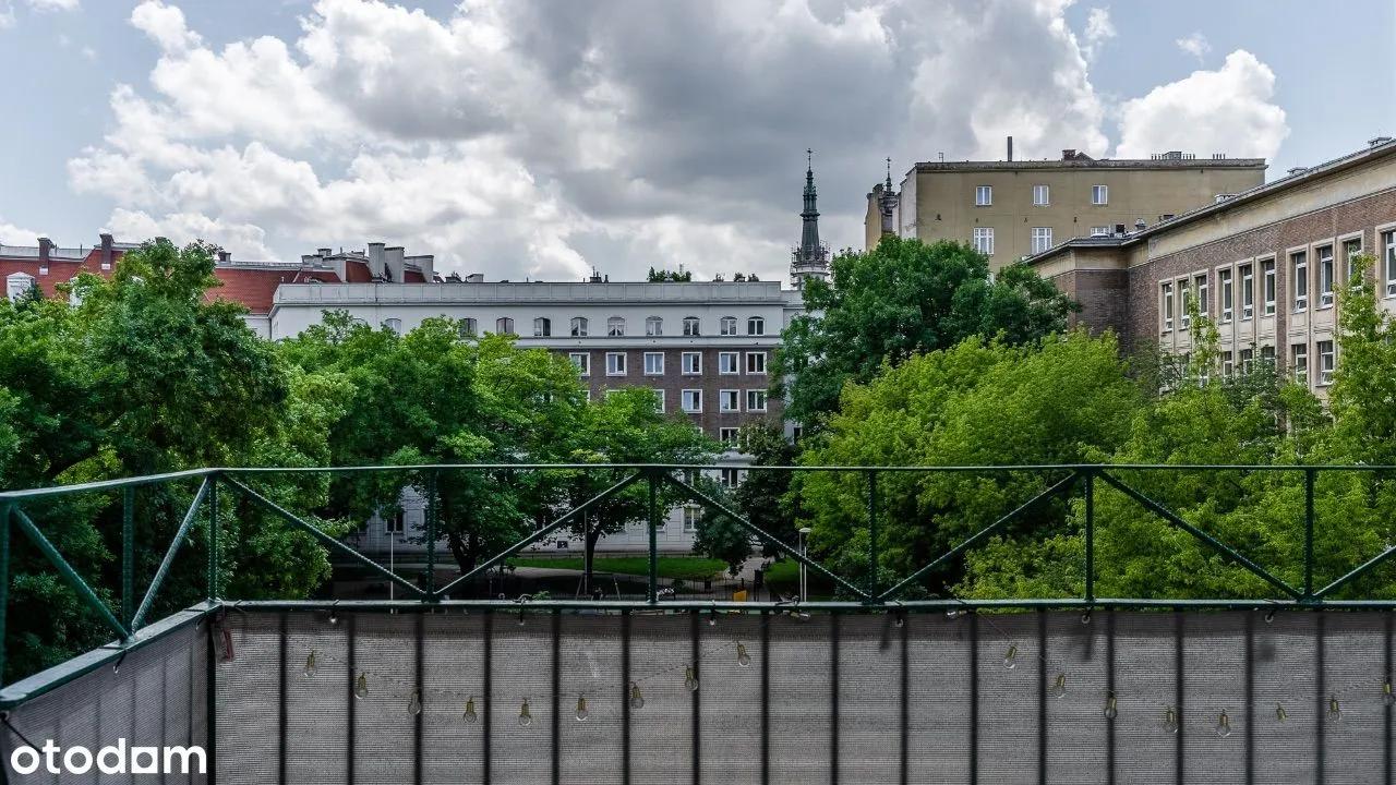 Świeżo wyremontowana kawalerka przy Mokotowskiej