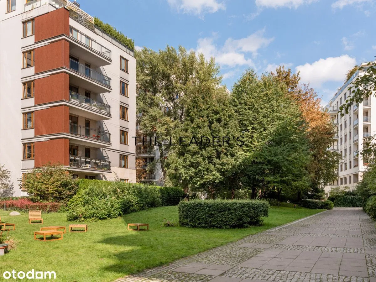 Apartament na Powiślu z widokiem na park.