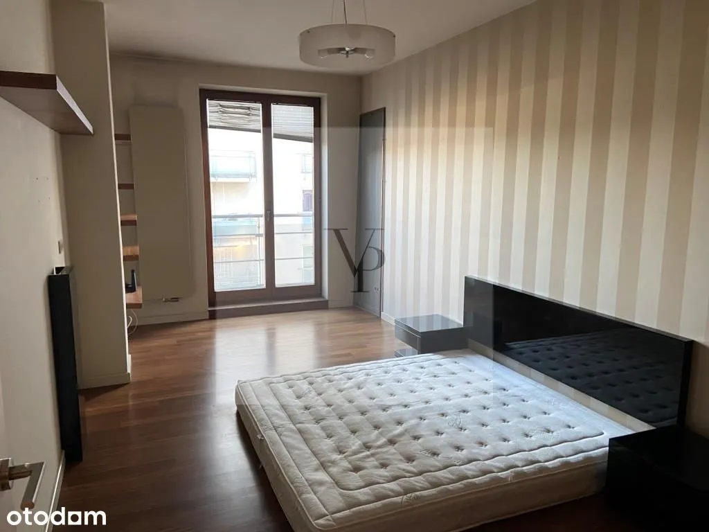 Przestronny apartament z 3 sypialniami na Stegnach