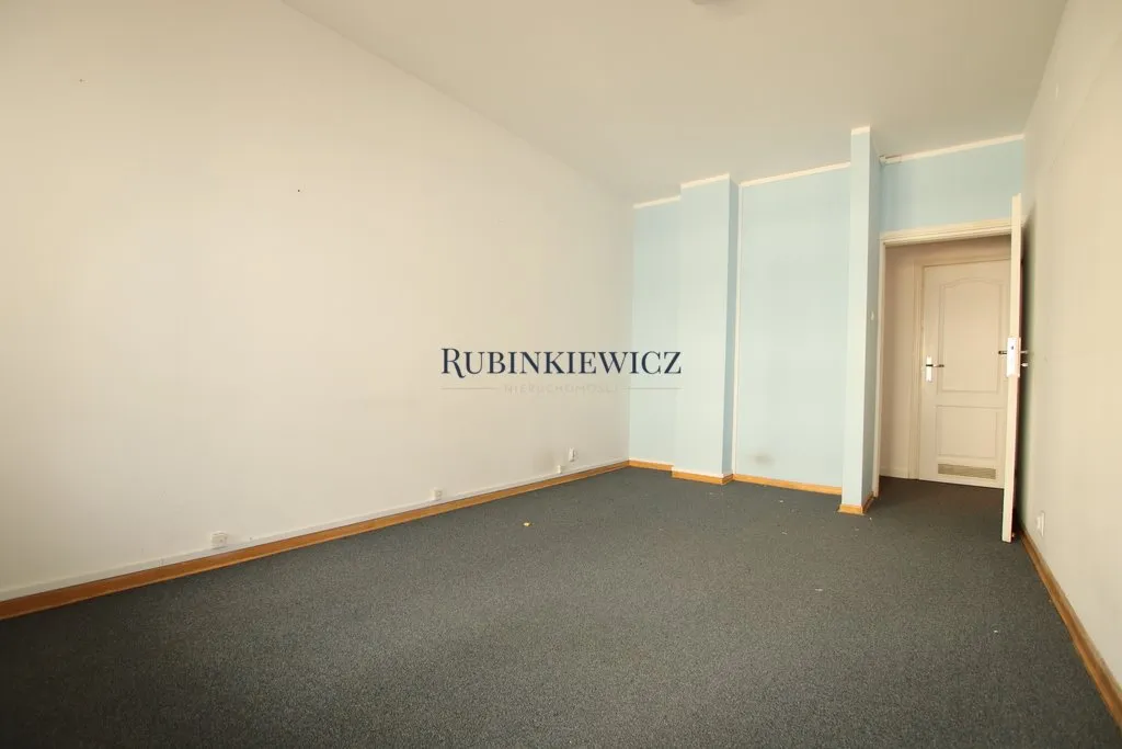 ŁUCKA 2/4/6 BIURO 130 M2 TUŻ PRZY FABRYCE NORBLINA 