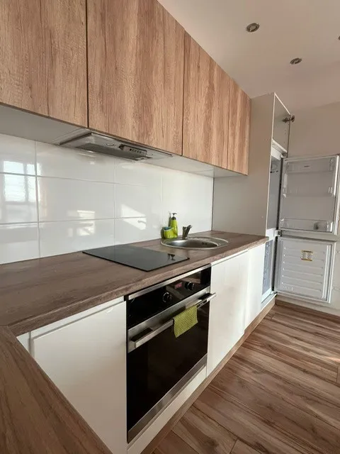 APARTAMENT Z PANORAMĄ WARSZAWY faktura VAT 