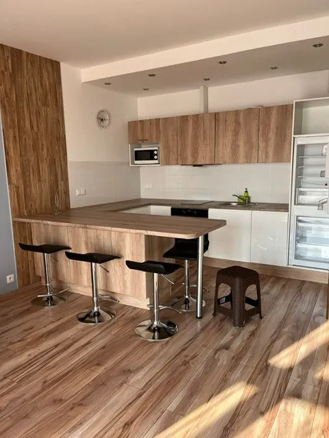 APARTAMENT Z PANORAMĄ WARSZAWY faktura VAT 