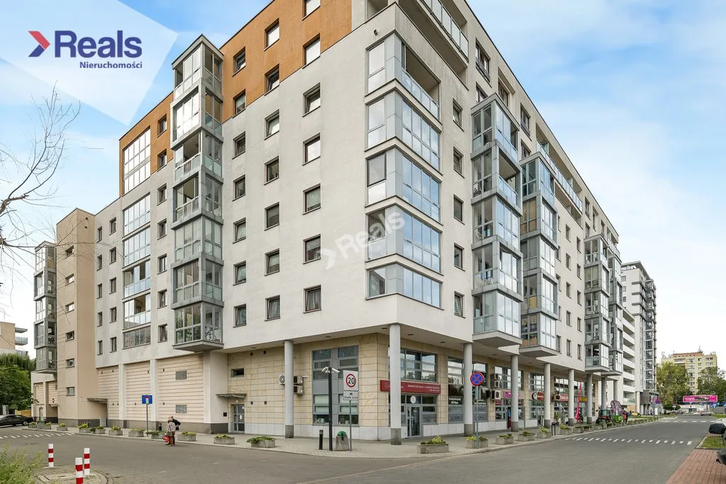 3 pokoje oddzielna kuchnia apartamentowiec Stegny 