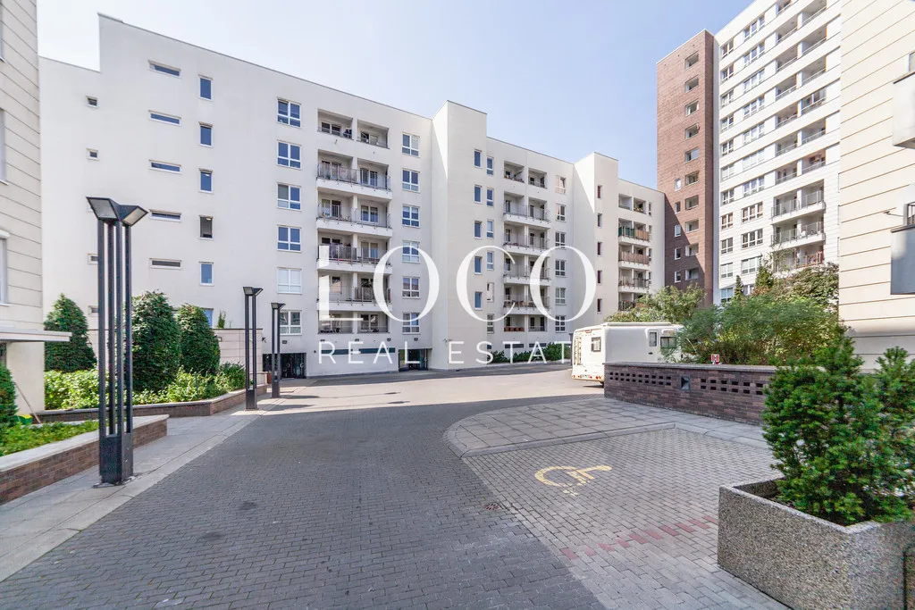 2-pokojowy apartament z klimatyzacją na Muranowie 