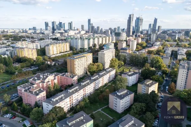 Cicha kawalerka w super lokalizacji z klimatyzacją 