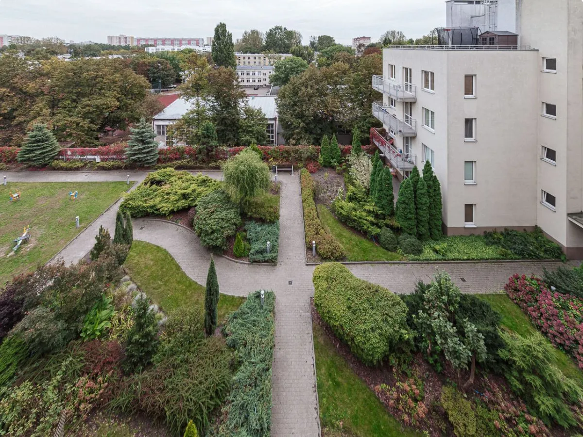 Saska Kępa, Duży Balkon, Nowoczesne 