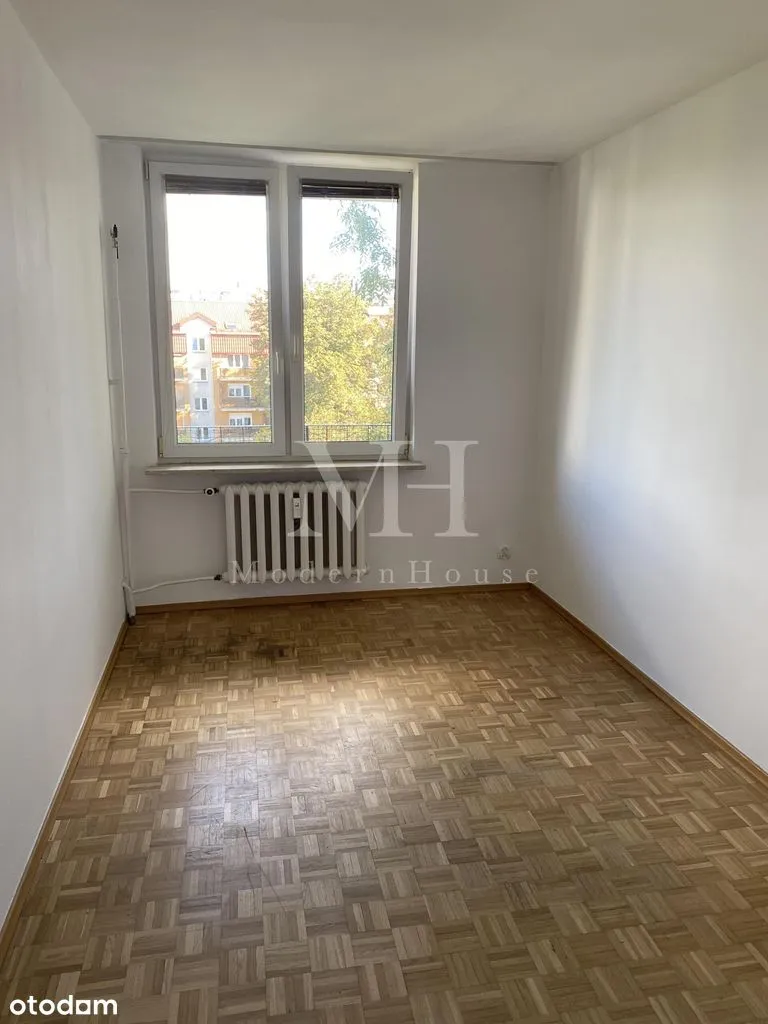 Jasne mieszkanie 54,5 m² z balkonem, blisko metra