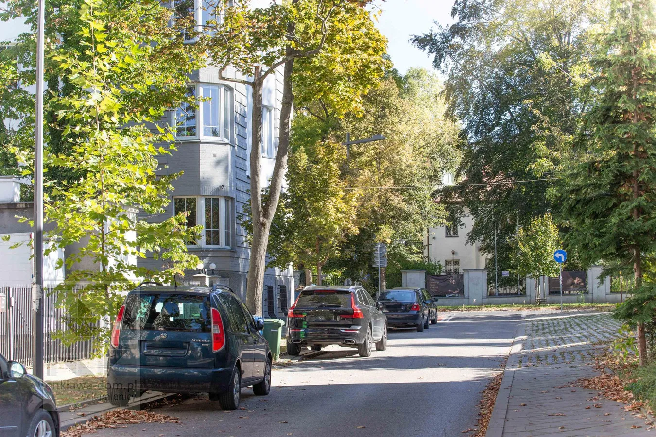 Reprezentacyjna kamienica z 1928r. ciche wśród zieleni 