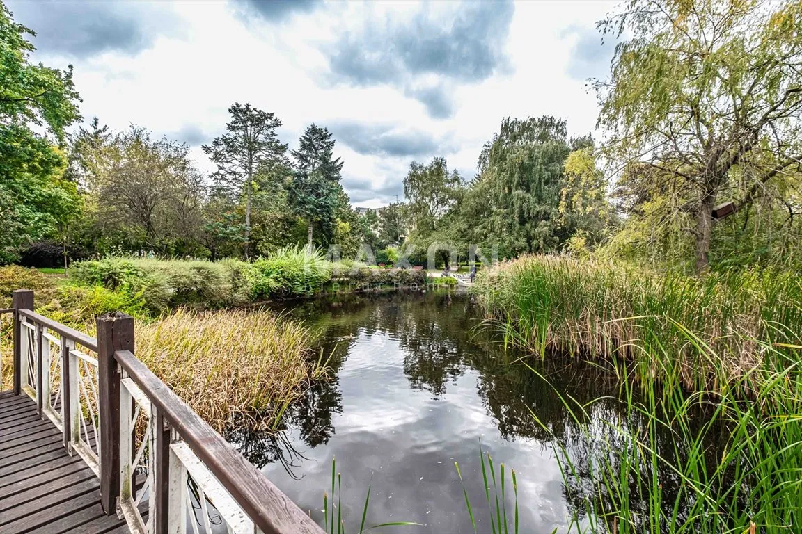 Dwa pokoje z widokiem na park 