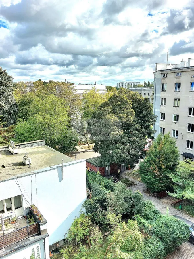 Ciche mieszkanie na zamkniętej posesji przy metrze Stare Bielany 