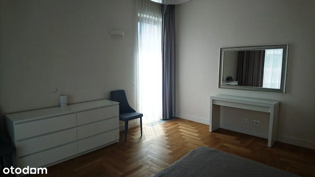 Przestronny apartament z 4 sypialniami na Powiślu