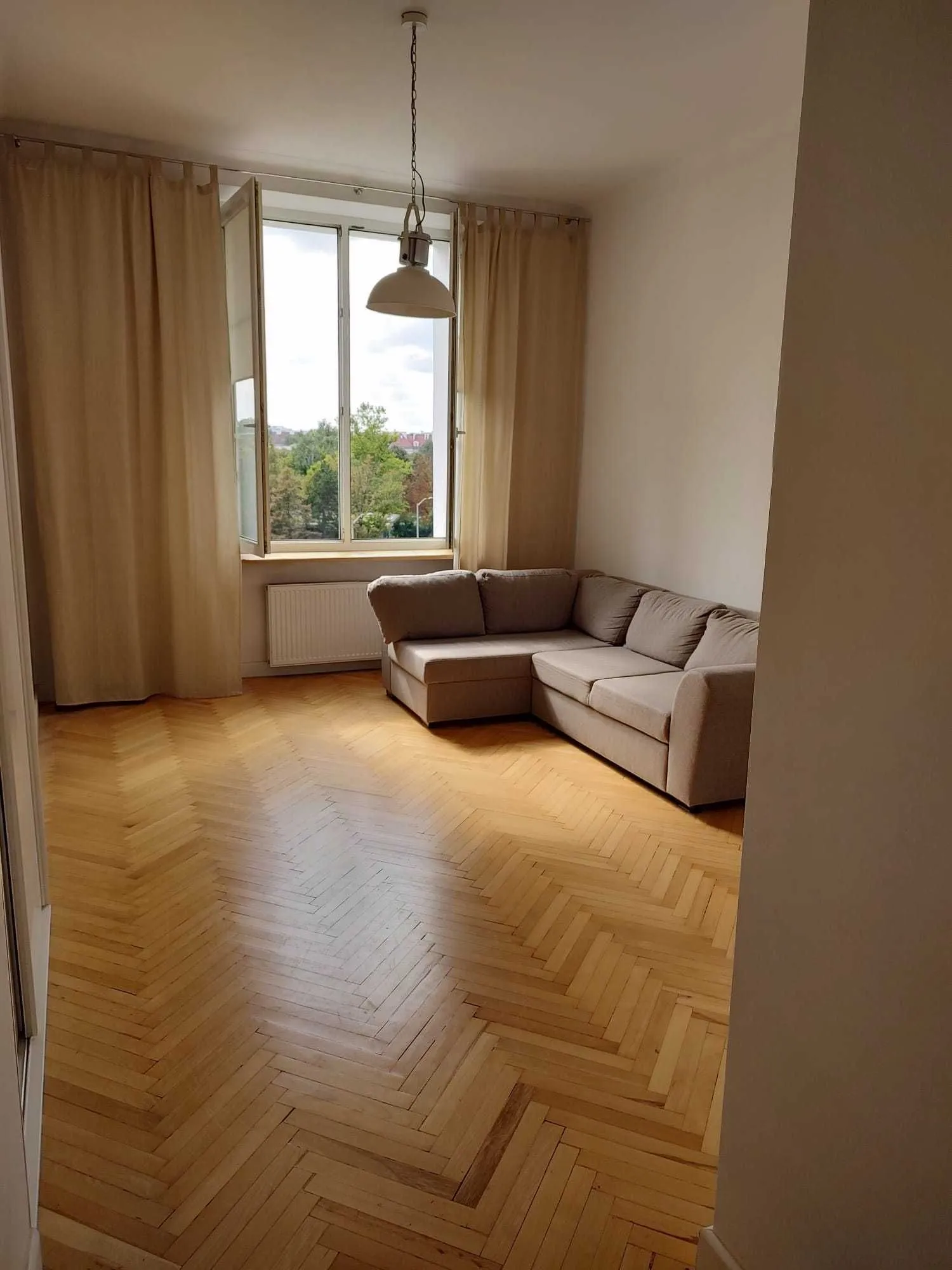 Śródmieście, Wiejska. Bezpośrednio. 30m2