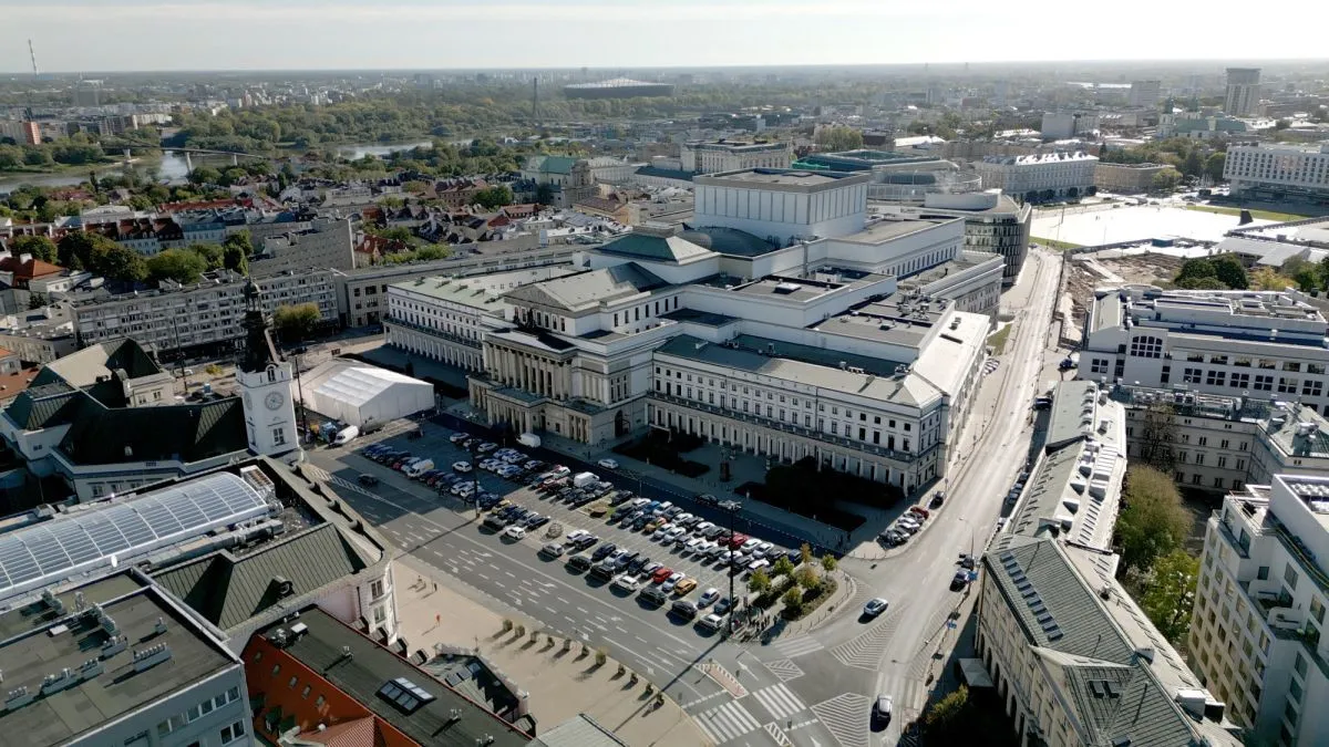 Z widokiem na Plac Bankowy 