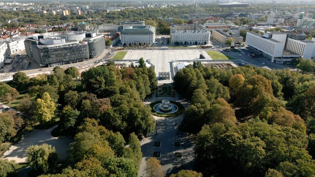 Z widokiem na Plac Bankowy 