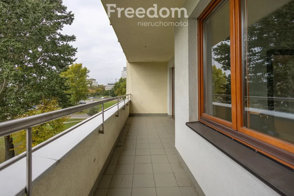 Apartament blisko metra - gotowy do wprowadzenia 