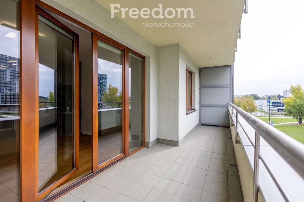 Apartament blisko metra - gotowy do wprowadzenia 