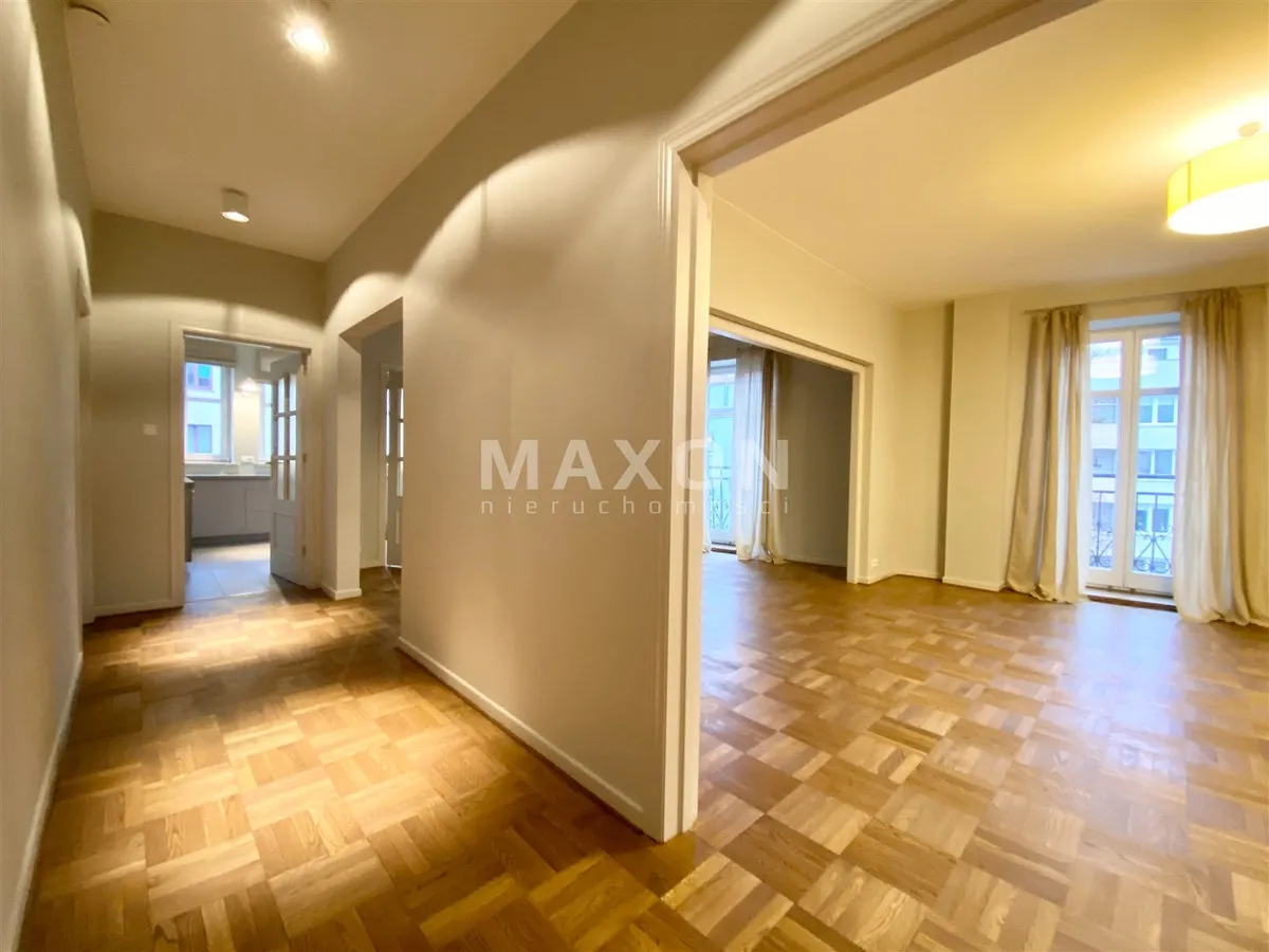 Apartament 4 pokoje przy Parku Łazienki 