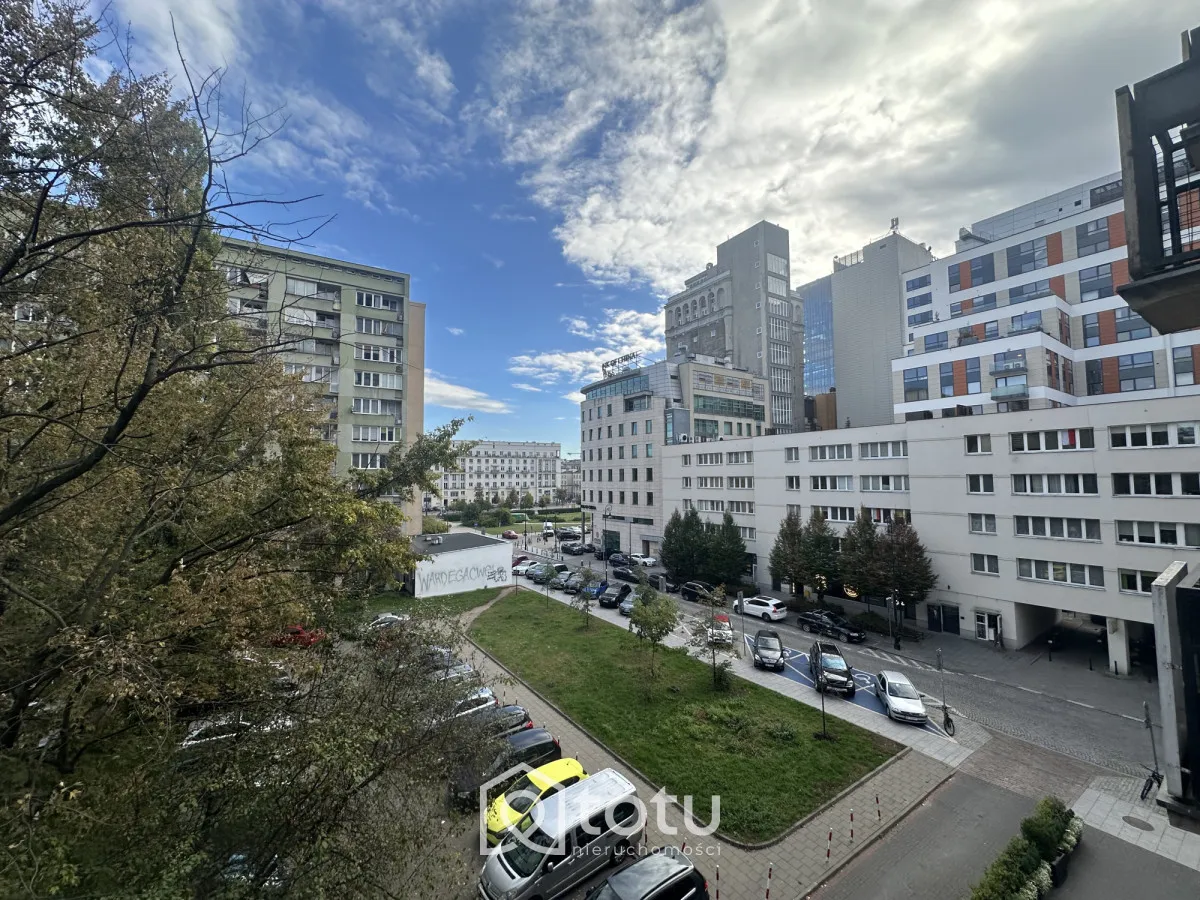 Metro Świętokrzyska 300m- Balkon- Cicho- Jasne 