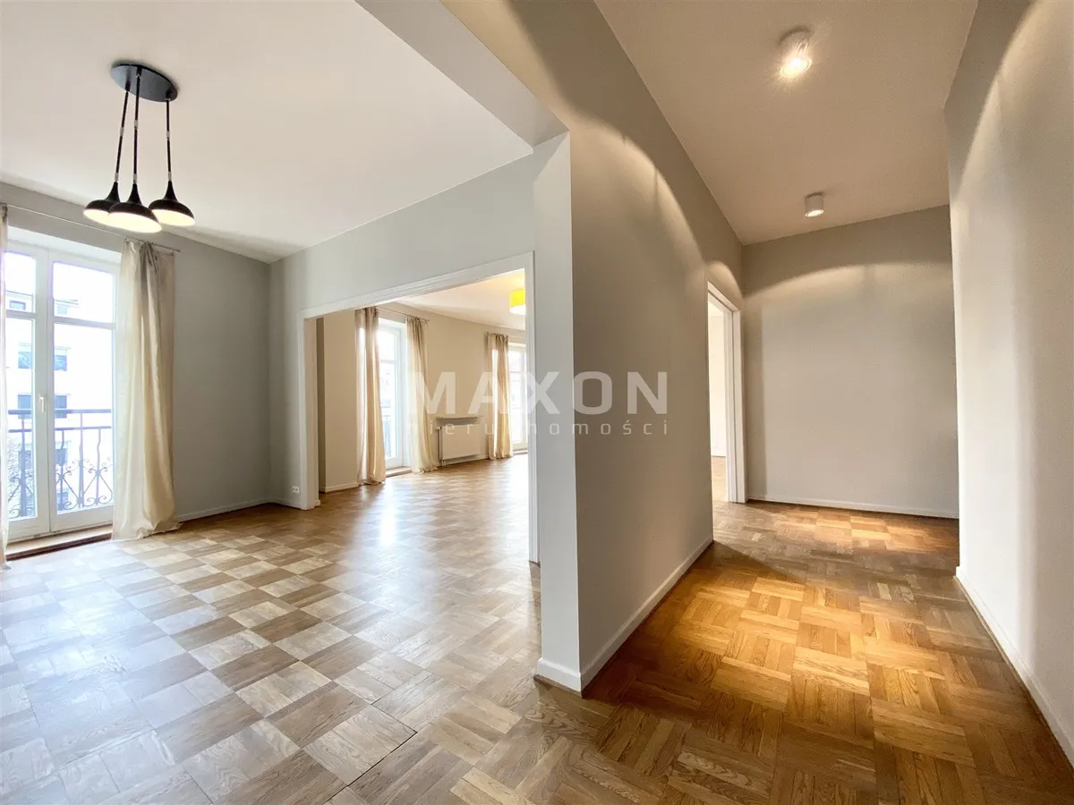 Apartament 4 pokoje przy Parku Łazienki 