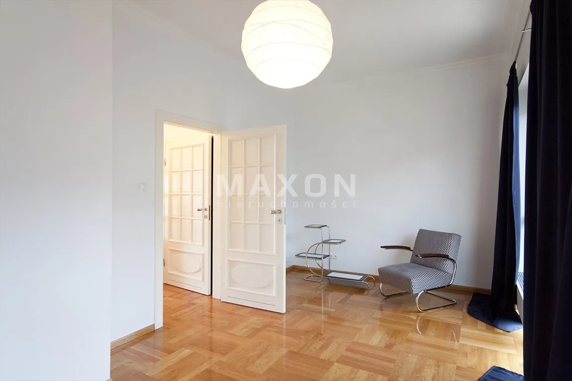 Trzy pokojowy apartament z tarasem i loggią 