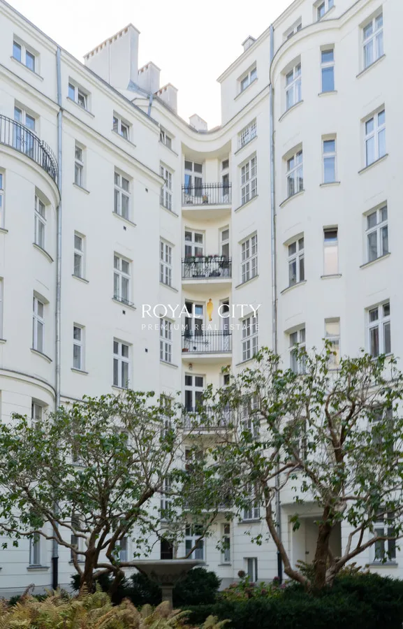 Stylowy Apartament na Powiślu w kamienicy 