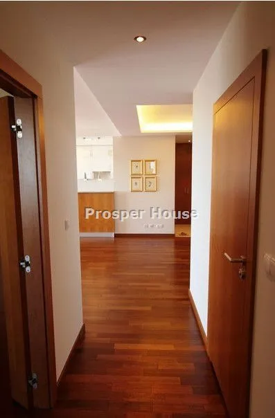 Apartament czteropokojowy, wysokie piętro 