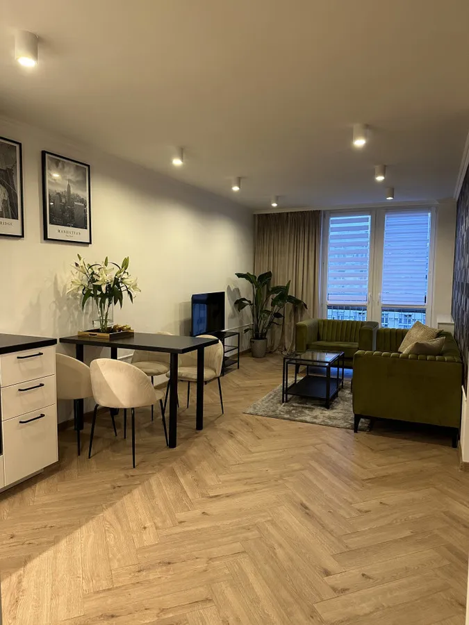Apartament w centrum Warszawy z widokiem na Pałac Kultury i Nauki 