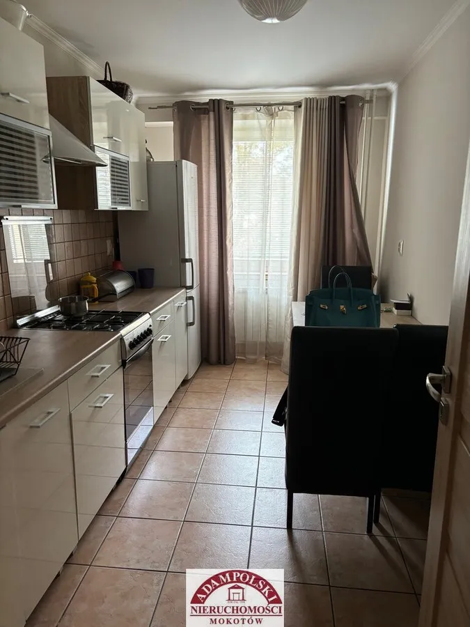 Mokotów 70 m2/3 pokoje/balkon/piwnica/metro Służew 