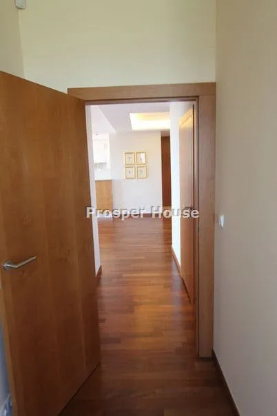 Apartament czteropokojowy, wysokie piętro 