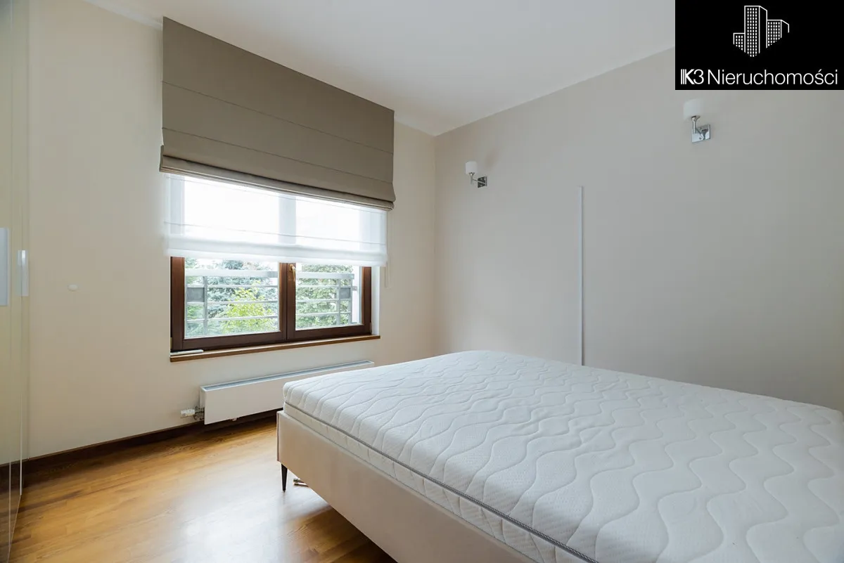 3 pokojowy apartament z garażem Hoża 55 