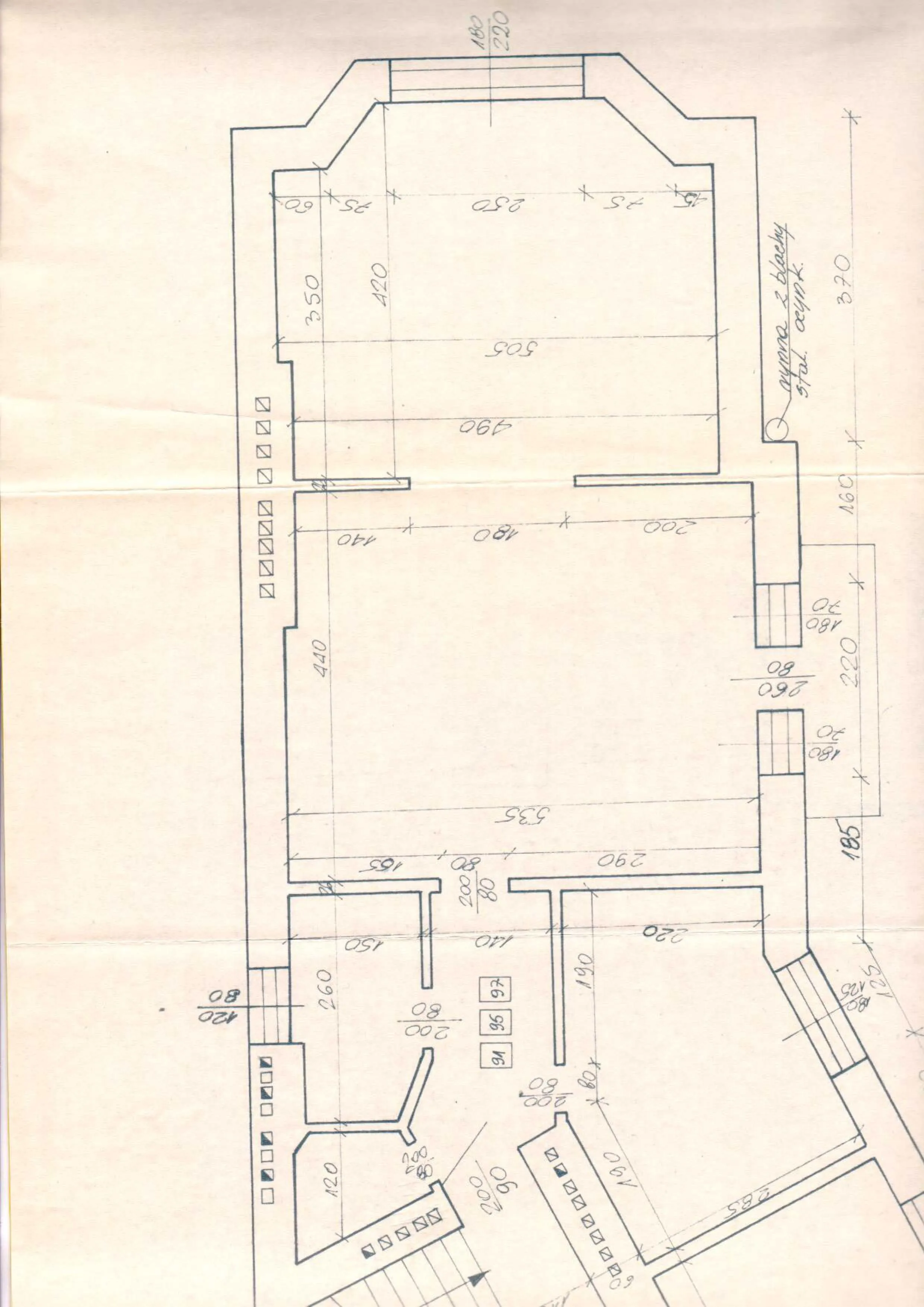 2 pokojowe mieszkanie w sercu Warszawy w kamienicy 1936 roku, balkon