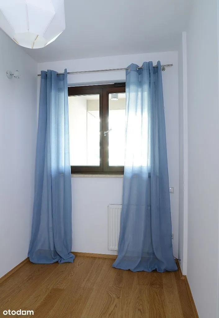 Dwa pokoje w apartamentowcu Murano z balkonem