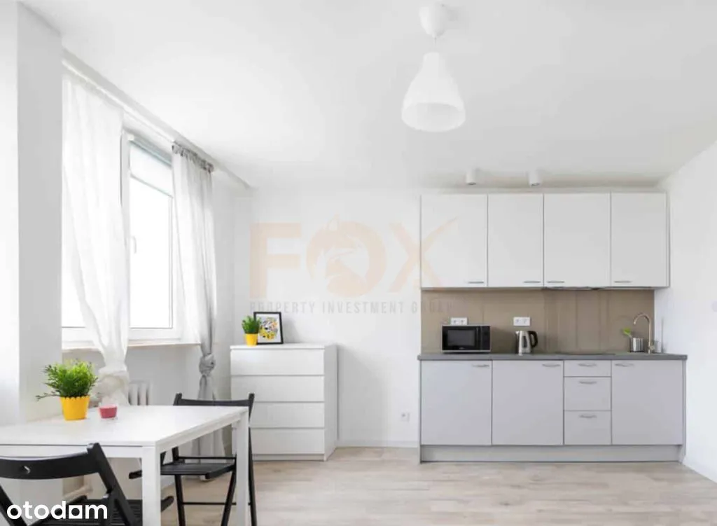 Spacious studio flat near metro, Praga District