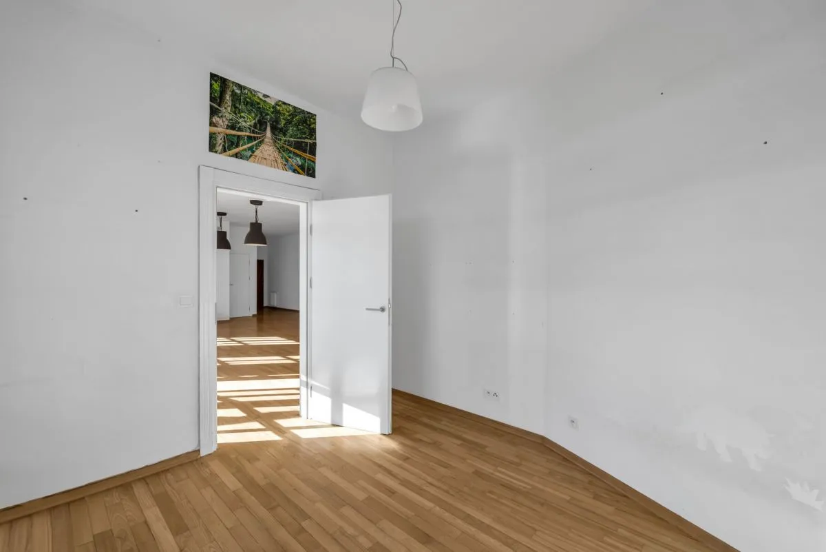 Przestronny apartament w zielonej części Mokotowa 