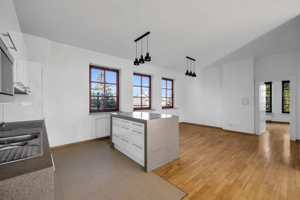 Przestronny apartament w zielonej części Mokotowa 