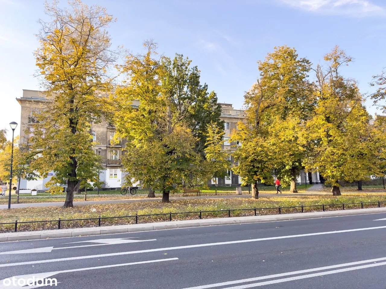 Dwustronne mieszkanie z balkonem, blisko metra 